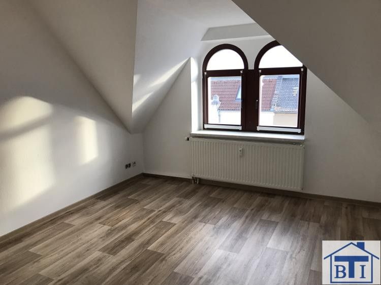 Attraktive 4-Raum-Dachgeschoß-Wohnung in ruhiger Seitenstraße